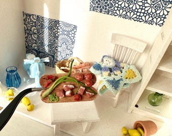 Miniature Dollhouse Food Prep Board, Realistic 1/12 Scale