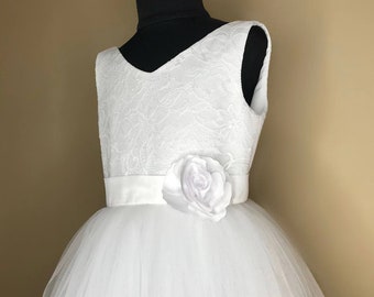 Robe de fille de fleur. Robe de communion. Robe de fille de fleur blanche.