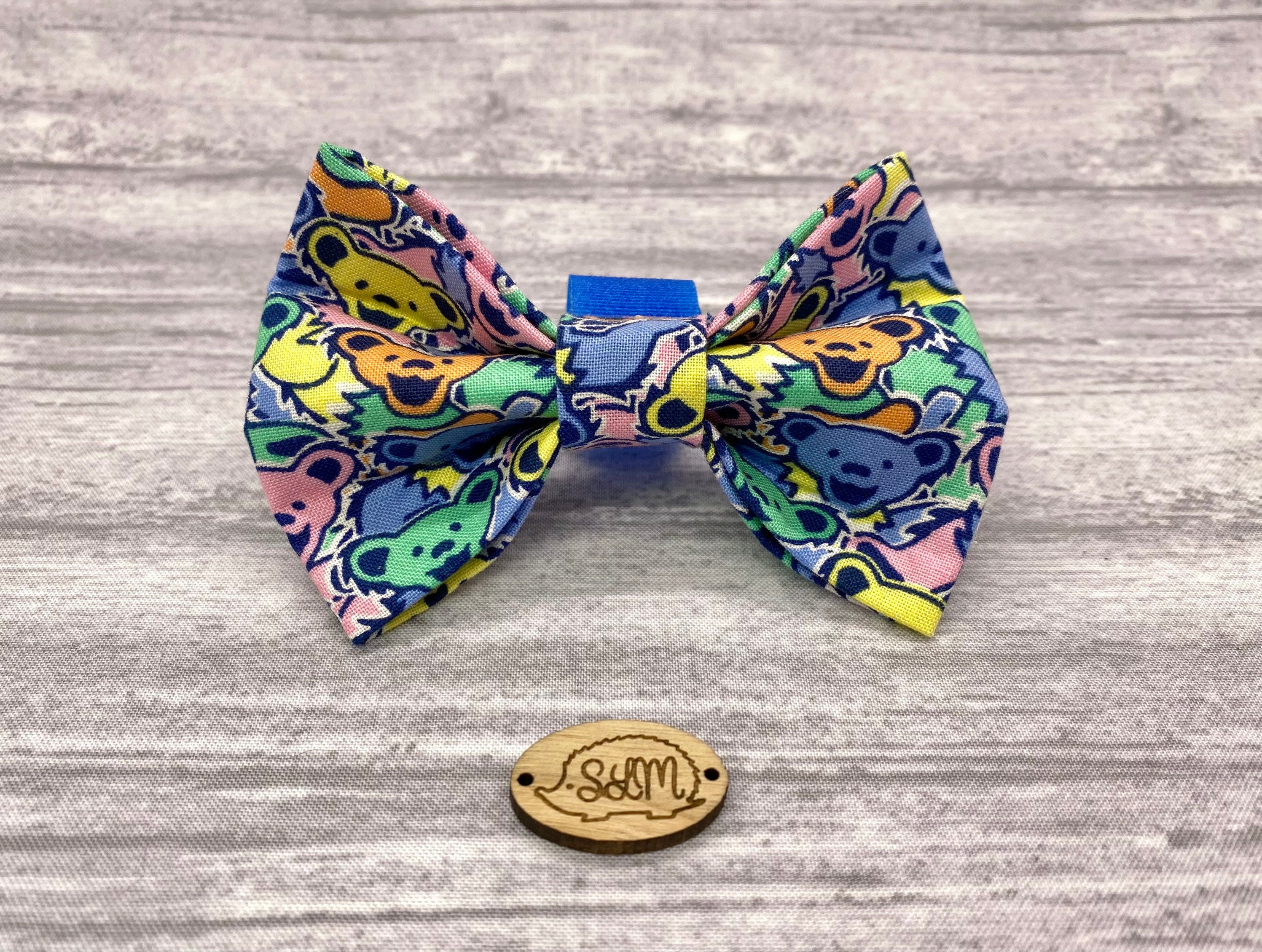Music Pet Bow Tie // dancing bears // Music // Fabric Bow Tie // Cotton // Dog // Puppy // Cat // Homemade // Collar Accessory