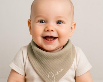 Personalisiertes Musselin-Halstuch 100 % Baumwolle, Öko-Tex 100 – mit Namen & Herz/Stern – Baby Dreieckstuch Geschenk zur Geburt – Handmade