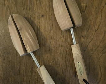Vintage Sherman Bros. Cedar wood shoe tree matching set, size Large (US Men's 12 - US 16), auto spreading and spring loaded