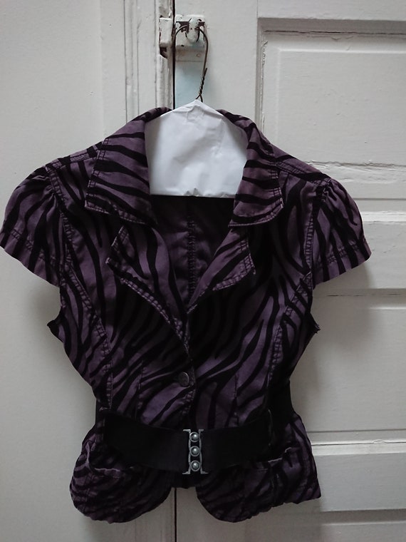 Small ladies short sleeve blouse purple zebra pri… - image 3