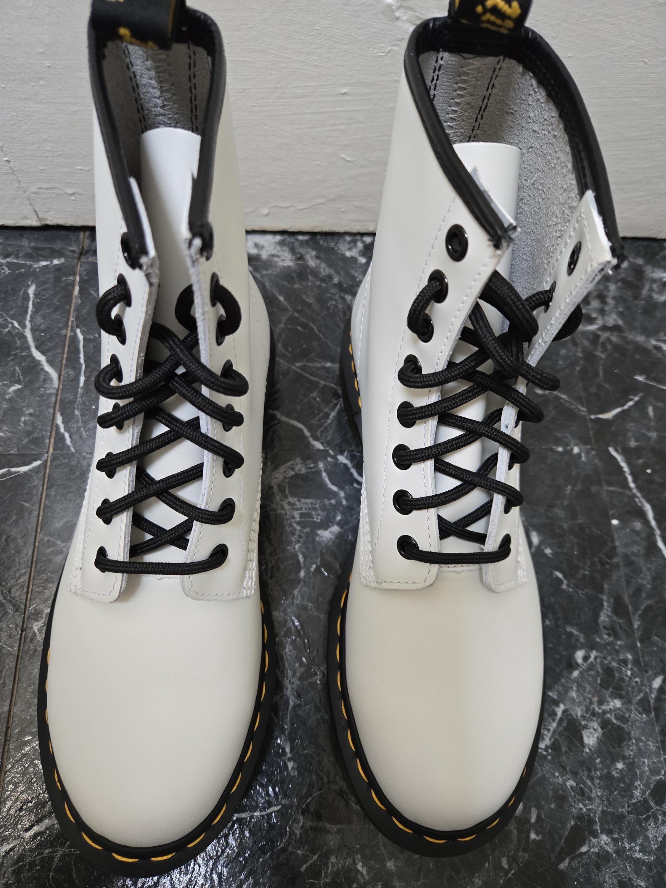 Dr martens black white leather France