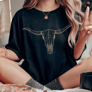 Boho Cow Skull Graphic Tee: Western Cowgirl Shirt