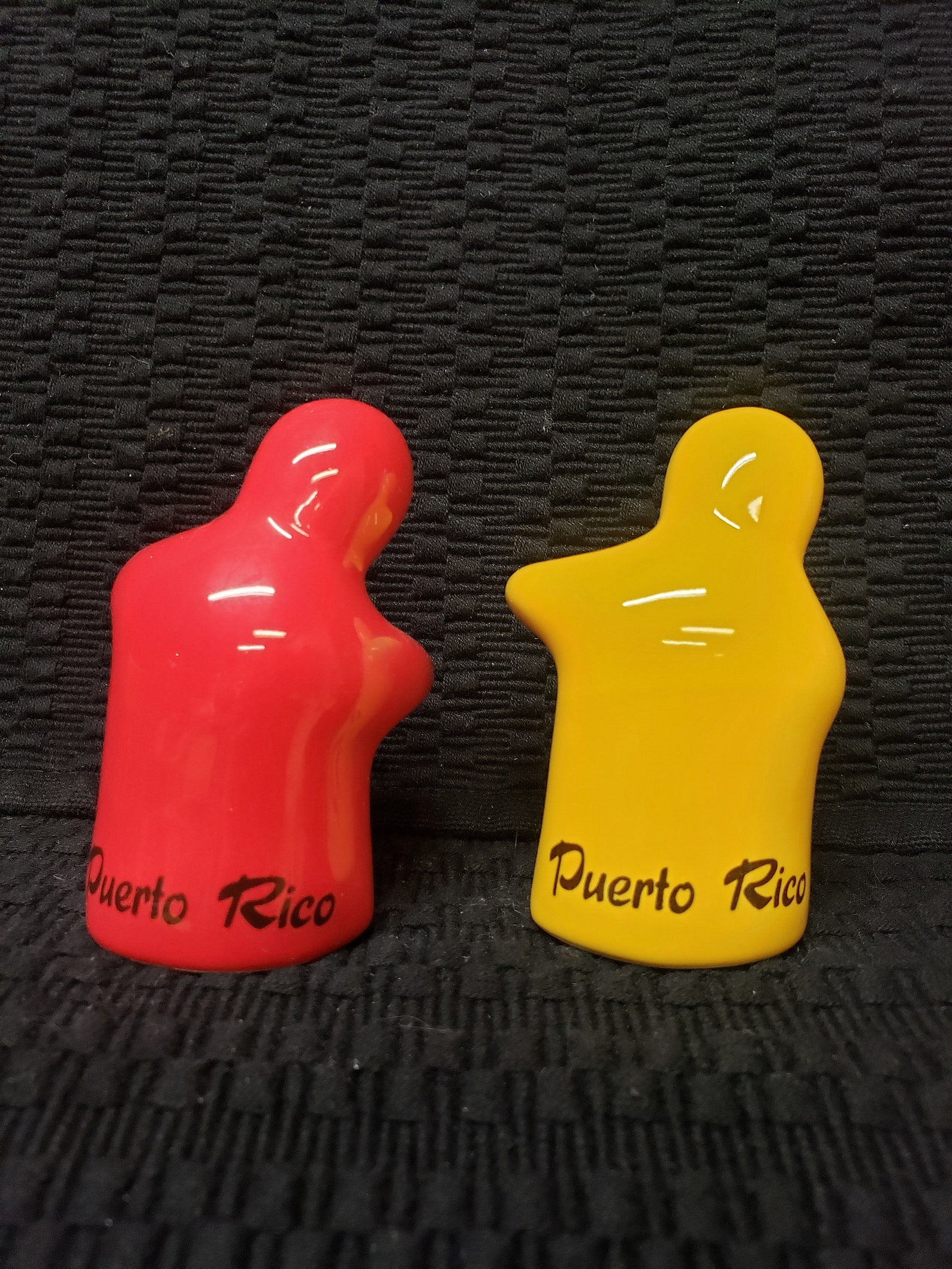 Vintage Hugging Salt and pepper shakers Etsy