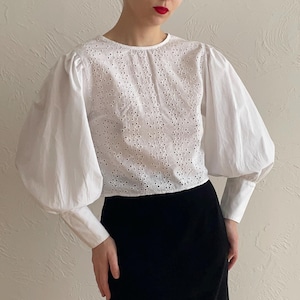 Vintage cropped blouse with puff sleeves | Retro style white top | size XS/S