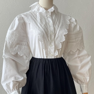 Vintage blouse with puff sleeves and lace details | Unique Victorian style blouse | Retro style white shirt | size S/M/L