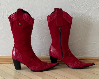 Botas vintage de cuero rojo de los años 90 / Botas vaqueras de estilo retro con punta afilada / Talla 40 (UE)