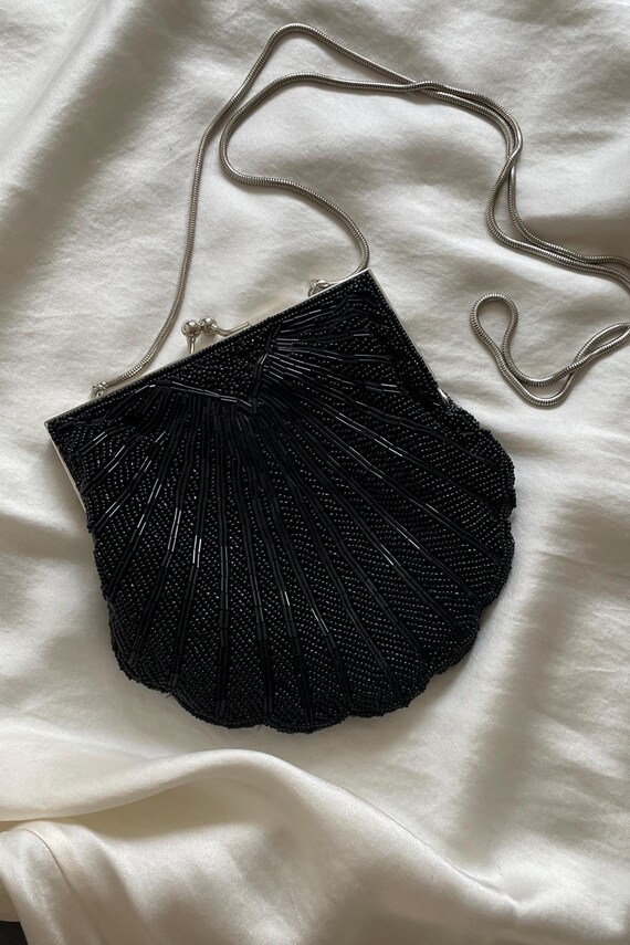 sac à main noir vintage | Sac à main perlé de style art déco de style rétro | Pochette en coquillages avec bandoulière chaîne