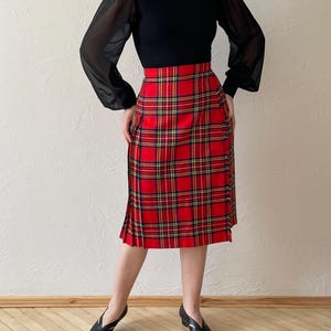 Vintage Scottish tartan skirt | Woollen midi checkered skirt | Authentic English kilt | Retro style British style red skirt | size XS/S