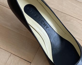 Vintage Givenchy Leather Black Shoes Retro Style Kitten Heels