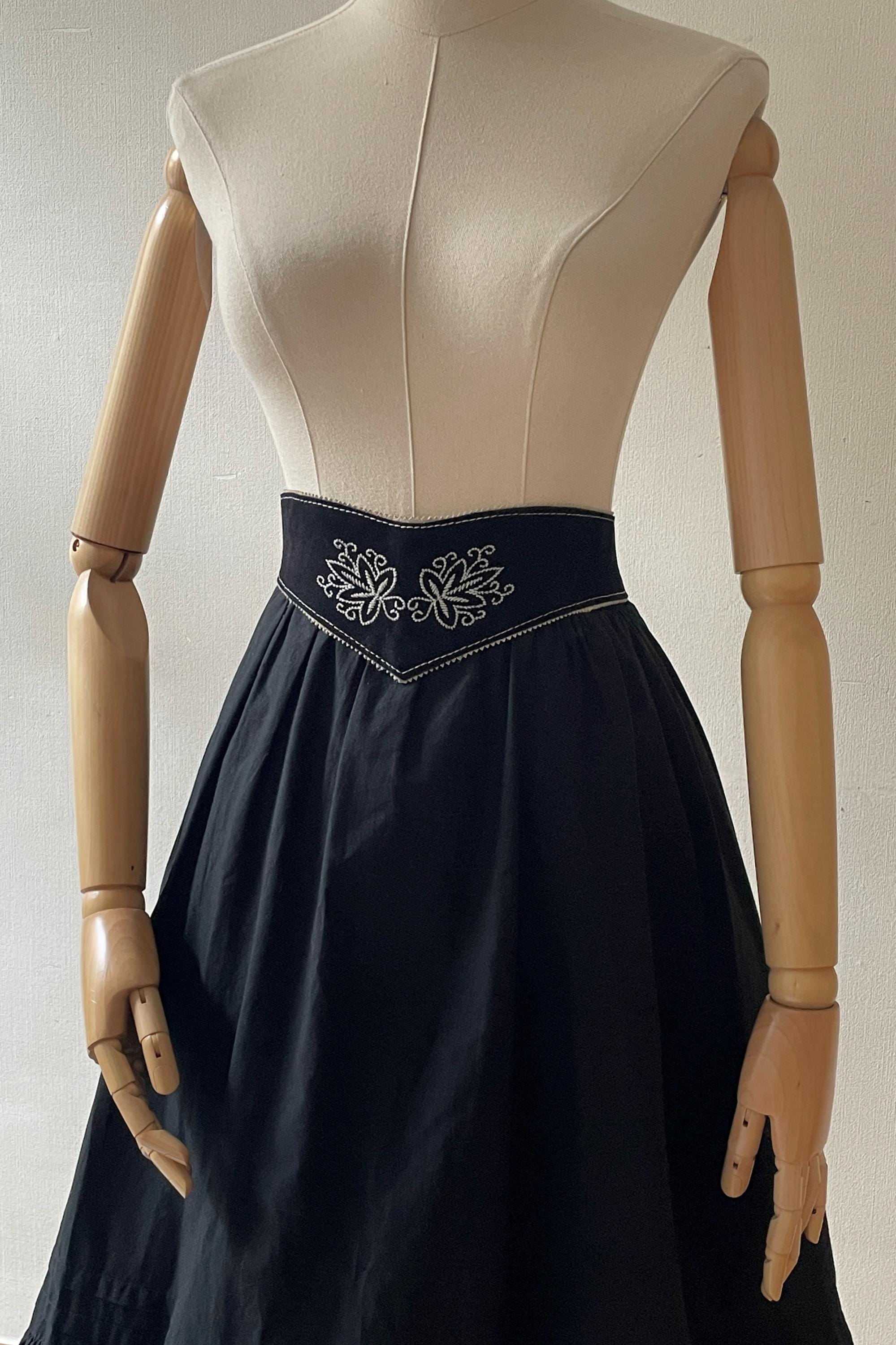 Vintage Handcrafted Green Suede and Black Lace Floral Waist Belt 80s Black and Dark Green Floral Embroidered Belt, Thin  main image 3