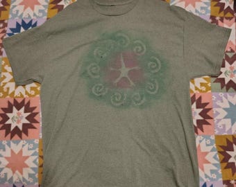 Dark Green Pink Star T-shirt LARGE | Spray Painted Upcycled Unisex Clothing
