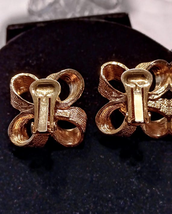 Kenneth J Lane  Gold Tone Bow Earrings. - image 7