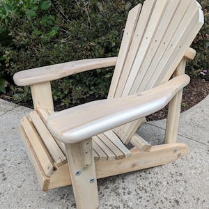 Adirondack Muskoka Stuhl für Kinder, zusammengebaut mit Stain Finish