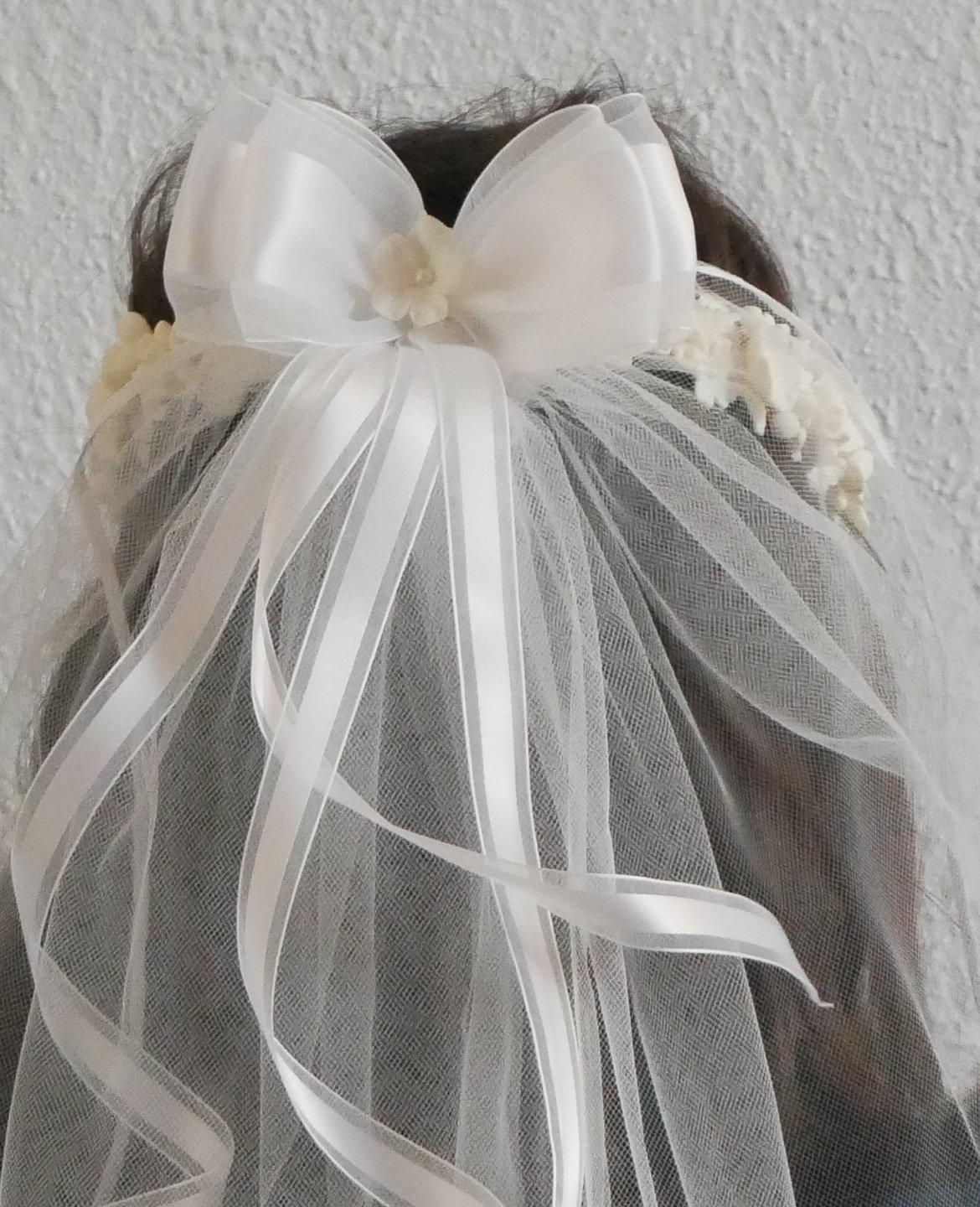 Corona de primera comunión con flores hechas a mano y velo de Etsy