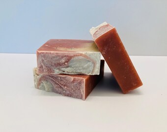 Pastilla de jabón artesanal de leche de cabra con fruta del dragón