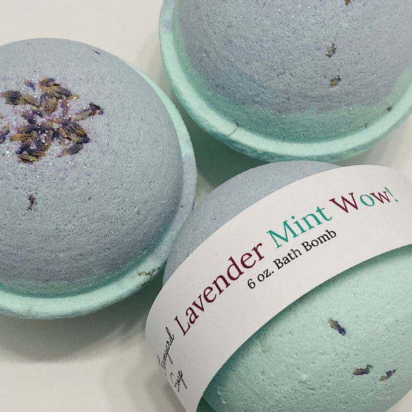 Lavender Mint Large 6 oz Bath Bomb, Handmade Bath Bomb, Bath Fizzy, Fall/Winter Bath Bomb, Bubbling Bath Bomb