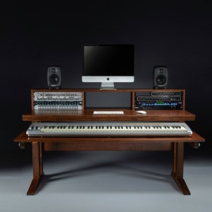 Maple-Mahogany desk