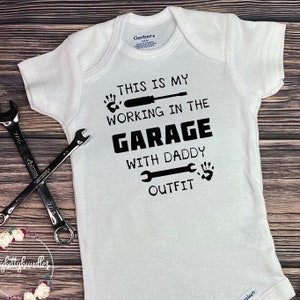 Trabalhando na garagem com o papai peça única, peça única para meninos, peça única para meninos, bebê recém-nascido, presente de chá de bebê, roupa para ir para casa