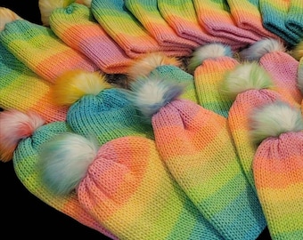 Tik Tok Beanies | Regenbogen Beanies | Beanies mit PomPoms | Erwachsene Größe & KOSTENLOSer Versand
