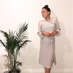 1980s Silk Dress // Giavarini Fioravanti Designer Dress lol Wrap Dress // Light Grey S