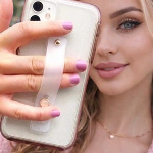 Rose Quartz Crystal Phone Grip Strap: Healing Gemstone Kickstand