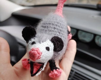 Adorno colgante de zarigüeya gritando para coche, adorno de ganchillo para espejo retrovisor, regalo de zarigüeya gritando