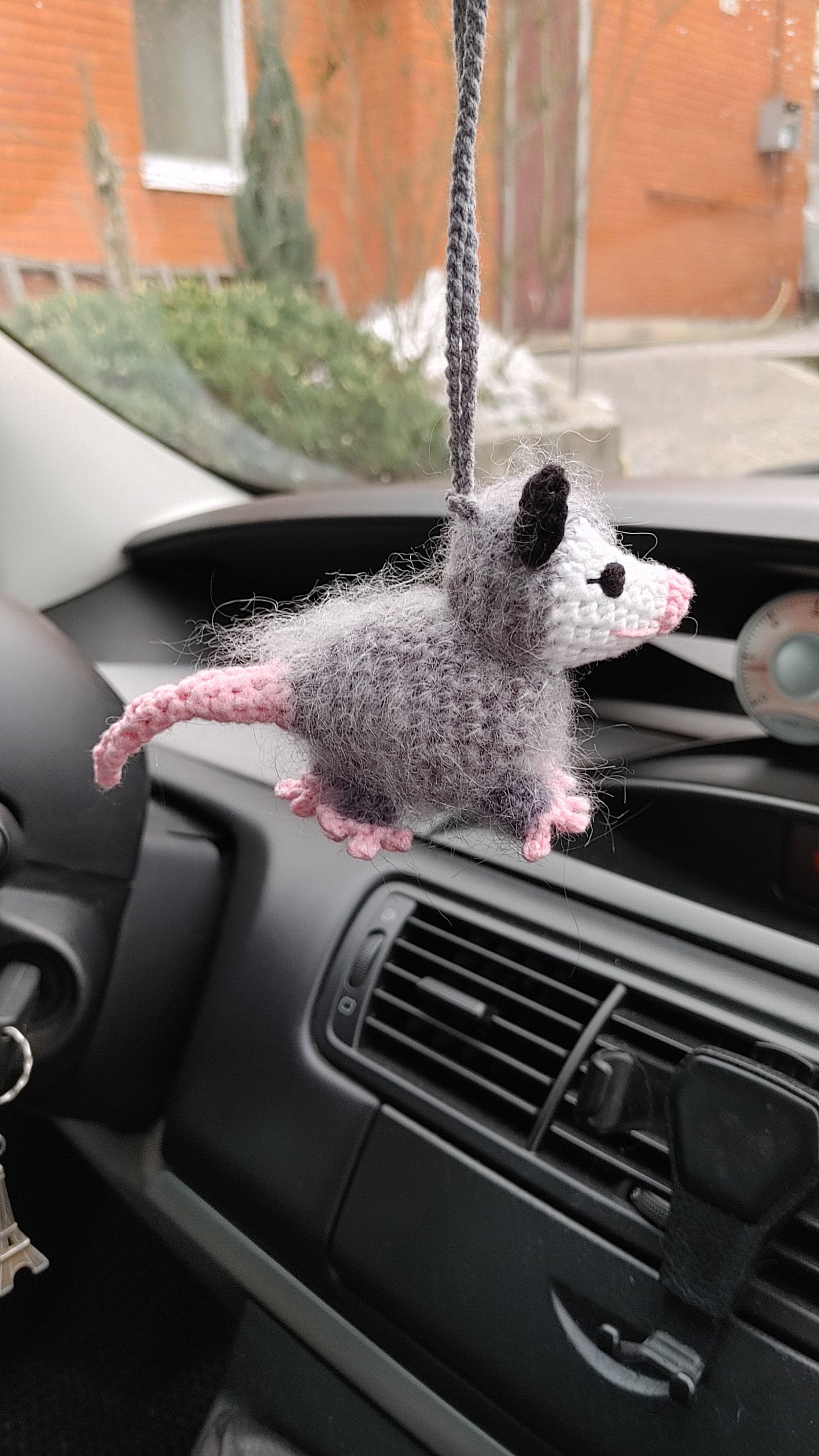 Ciondolo Opossum Per Specchio Auto - Peluche Lavorato A Maglia Decorazione Auto - Foto 3