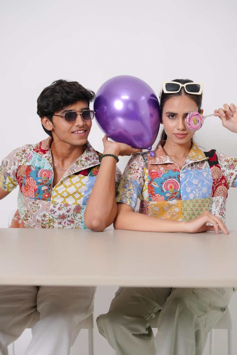 Lapptäcksskjorta, Tryckt färgglad lapptäcksskjorta, Lapptäcksskjorta tillverkad i Indien, Handtryckt skjorta med blockmönster, Lapptäckt design, Blocktryckt skjorta bild 3