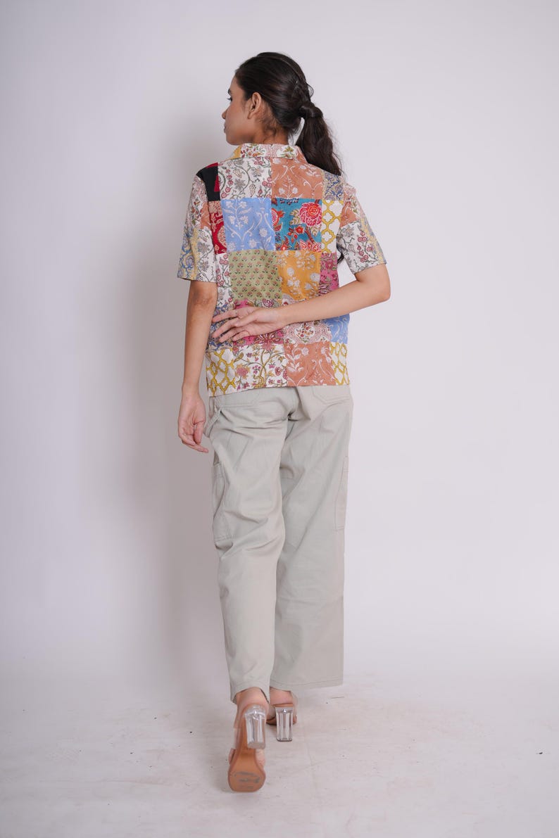 Lapptäcksskjorta, Tryckt färgglad lapptäcksskjorta, Lapptäcksskjorta tillverkad i Indien, Handtryckt skjorta med blockmönster, Lapptäckt design, Blocktryckt skjorta bild 8