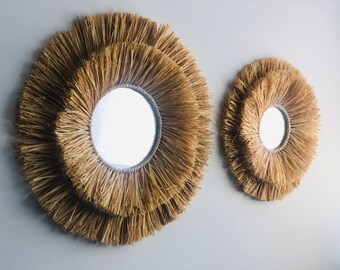 Double contour sun mirror in natural raffia