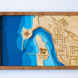 Morro Bay - Arte da parete 3D-Mappa multistrato- Arredamento Lake House - Mappa in legno a strati-Mappa di profondità-Batimetrica-3D, 8х12 pollici-Regalo di anniversario