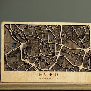 Carte en bois de Madrid| Carte de la ville 3D| Découpes de rue en bois| La carte de la capitale espagnole| Carte 3D en bois découpée au laser| Capitale catalane | Décor de bureau