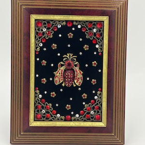 Rote Bienenkönigin Rhinestone gerahmte Kunst