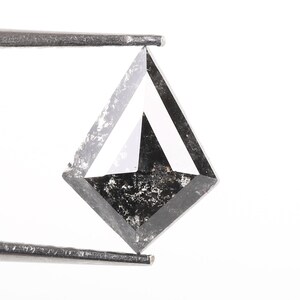0.68 CT 8.2×6.1×2.2 mm Natural Salt And Pepper Diamond Black Color Kite Shape Solitaire Diamond Engagement Ring Jewelry Diamond CK0619