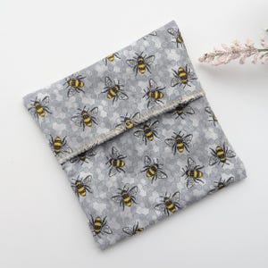 Waterproof Cloth Pad Wrapper: Cotton & PUL Reusable Pouch Bees