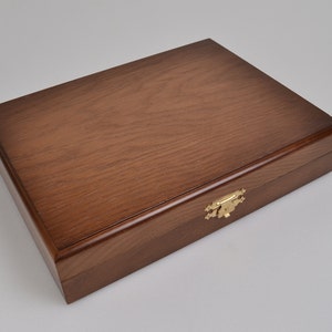 Wooden oak box for a gun, jewerly, pistol, revolver, knives, other gifts or antiques - Elegant High Quality Casket - Brown box