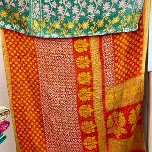 Lote al por mayor de mantas de tiro Kantha de algodón vintage indio hechas a mano Sari Kantha imagen 8