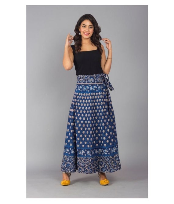 Sleek Soft Cotton Print And Chanderi Silk Dress With Slight Puff Sleeves –  Prasam Crafts