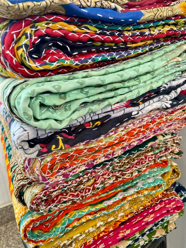 Indischer Vintage-Kantha-Quilt, Großhandel mit böhmischen Decken und Überwürfen Bild 10