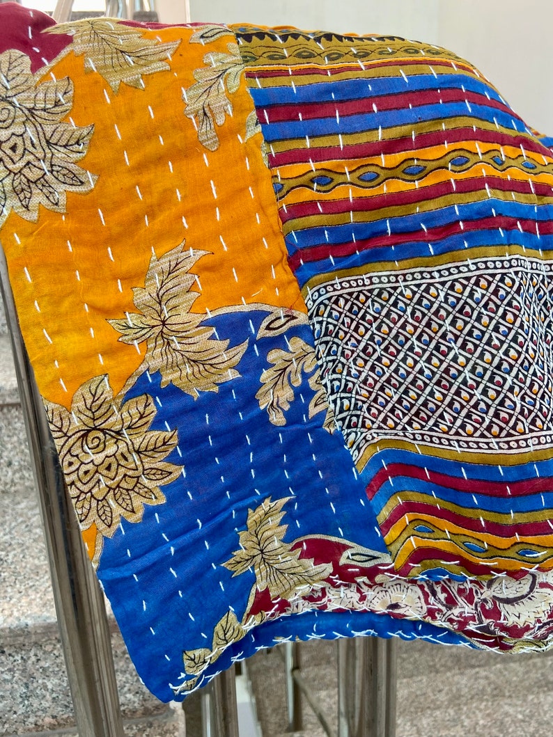 Lote al por mayor de mantas de tiro Kantha de algodón vintage indio hechas a mano Sari Kantha imagen 4