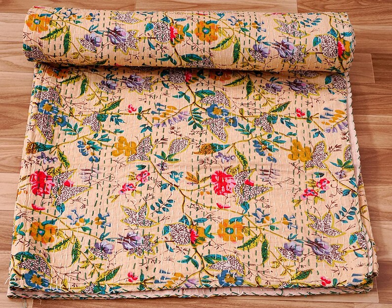 Prachtige, unieke Indiase kantha quilts Beige