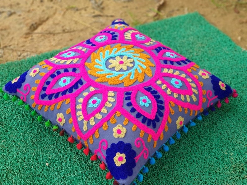 Suzani bawełniana haftowana poduszka dekoracyjna poszewka w stylu vintage do domu różne kolory zdjęcie 9