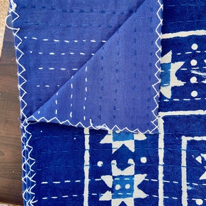 Courtepointes Kantha en coton fait main Indigo motifs assortis image 10