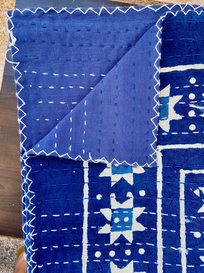 Courtepointes Kantha en coton fait main Indigo motifs assortis image 10