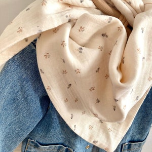 Chèche foulard bébé enfant double gaze de coton écru fleuri image 4