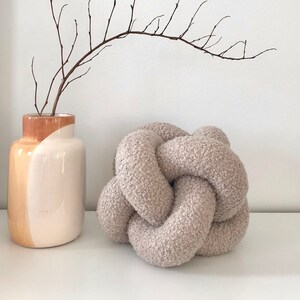 Set of 2 Boucle Ball Pillows Decorative Knot Cushion Set Custom Colors Cute Accent Pillow Office Decoration Gift for Her
