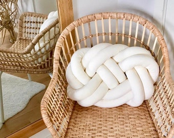 White knot cushion, Scandinavian minimalist design Reversible knot pillow 2in1