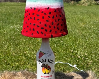 Lampe recyclée bouteille d'alcool Malibu